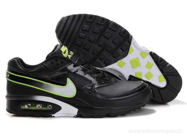 D Olive Noire Et Des Chaussures Air Max Bw Nouveau Style